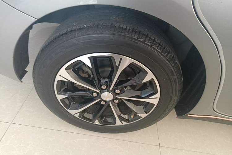 Used Chevrolet Monza 2023 1.3T Mild Hybrid Automatic Luxury Edition Right Rear Wheel Hub