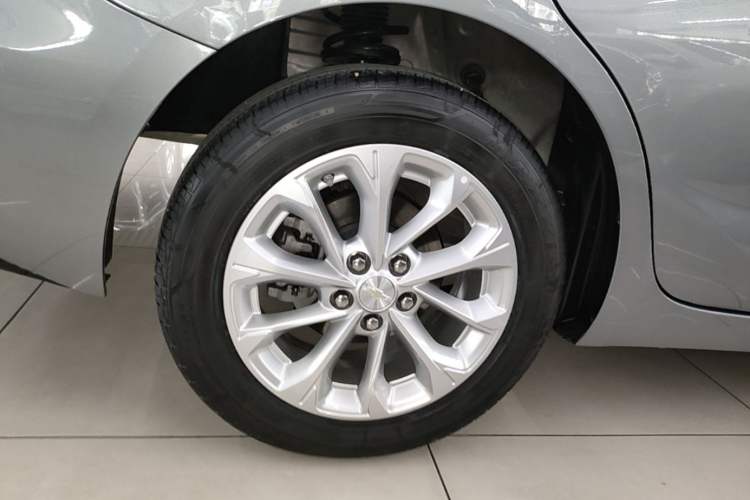 Used Chevrolet Monza 2023 1.5L Dual-Clutch Enjoyment Edition Right Rear Wheel Hub