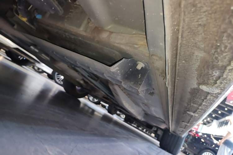 Used Chevrolet Monza 2023 1.5L Dual-Clutch Enjoyment Edition Right Side Sill
