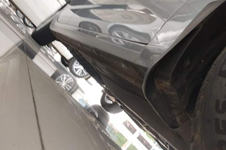Used Chevrolet Monza 2023 1.5L Dual-Clutch Enjoyment Edition Right Side Sill