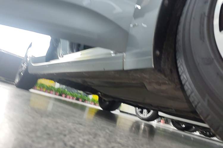Used Chevrolet Monza 2023 1.3T Mild Hybrid Automatic Luxury Edition Right Side Sill