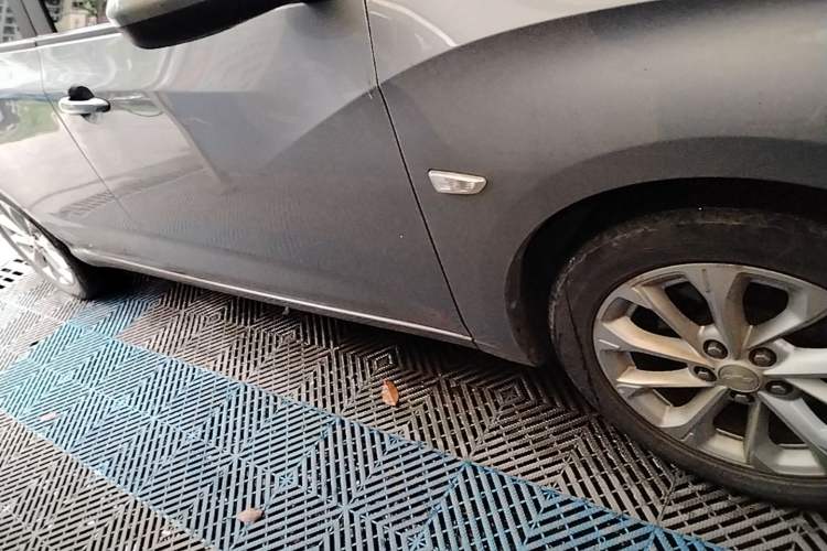 Used Chevrolet Monza 2023 1.5L Dual-Clutch WOW Enjoyment Edition Right Side Sill
