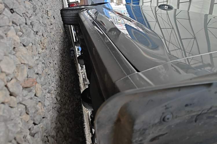 Used Chevrolet Monza 2023 1.5L Dual-Clutch Enjoyment Edition Right Side Sill