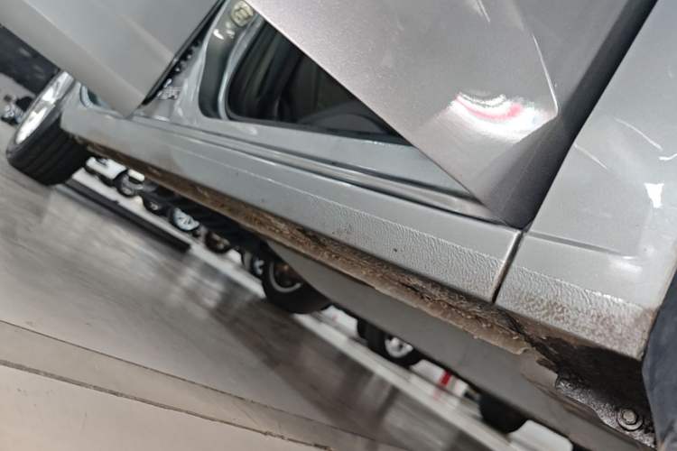 Used Chevrolet Monza 2023 1.5L Dual-Clutch Enjoyment Edition Right Side Sill