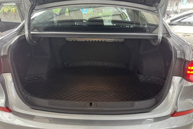 Used Chevrolet Monza 2023 1.5L Dual-Clutch Enjoyment Edition Trunk