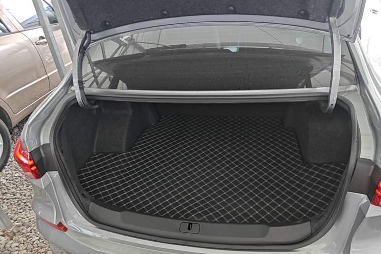 Used Chevrolet Monza 2023 1.5L Dual-Clutch Enjoyment Edition Trunk