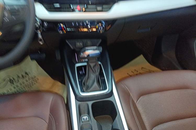 Used Chevrolet Monza 2023 1.5L Dual-Clutch WOW Enjoyment Edition Gear Lever