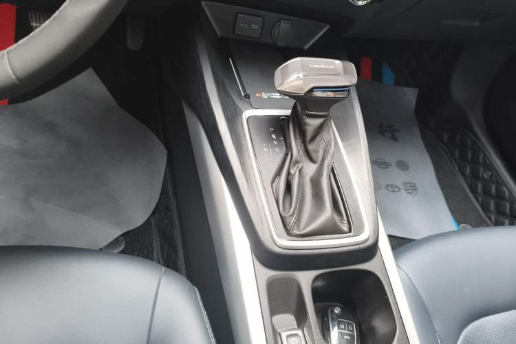Used Chevrolet Monza 2023 1.5L Dual-Clutch Enjoyment Edition Gear Lever