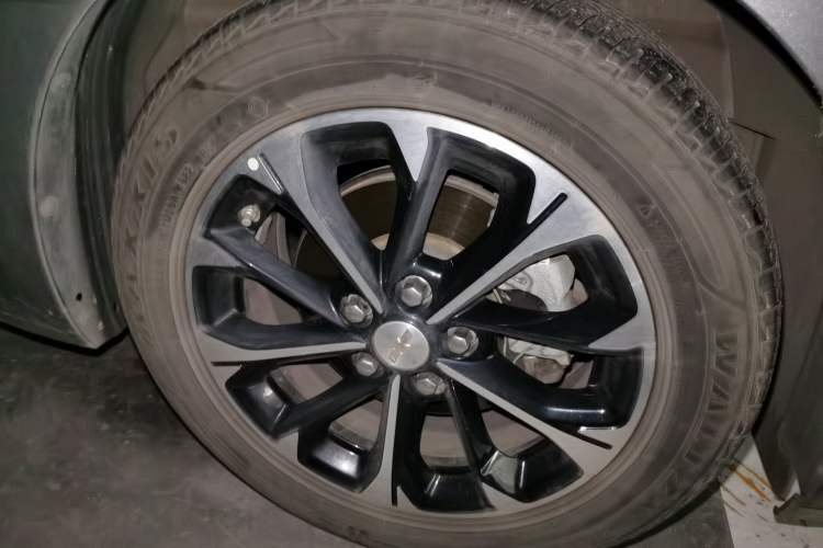 Used Chevrolet Monza 2023 1.3T Mild Hybrid Automatic Luxury Edition Right Front Wheel Hub