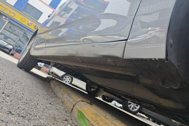 Used Chevrolet Monza 2023 1.5L Dual-Clutch Enjoyment Edition Right Side Sill