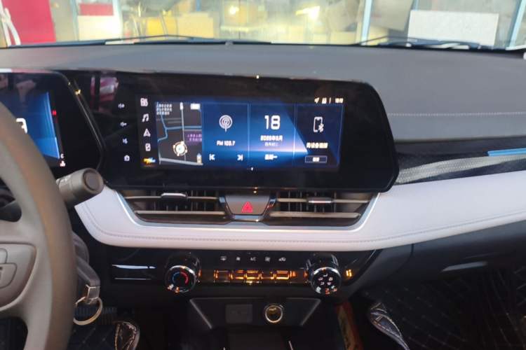 Used Chevrolet Monza 2023 1.5L Dual-Clutch WOW Enjoyment Edition Audio And AC Panel