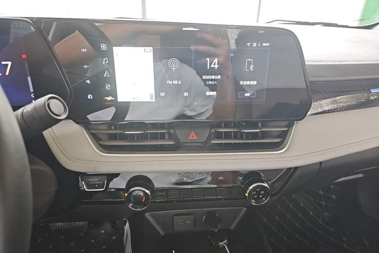 Used Chevrolet Monza 2023 1.5L Dual-Clutch Enjoyment Edition Audio And AC Panel
