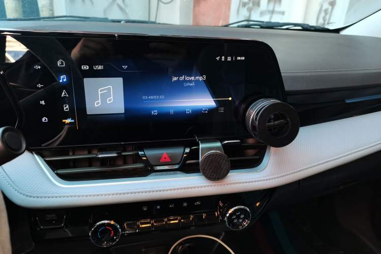 Used Chevrolet Monza 2023 1.5L Dual-Clutch Enjoyment Edition Audio And AC Panel