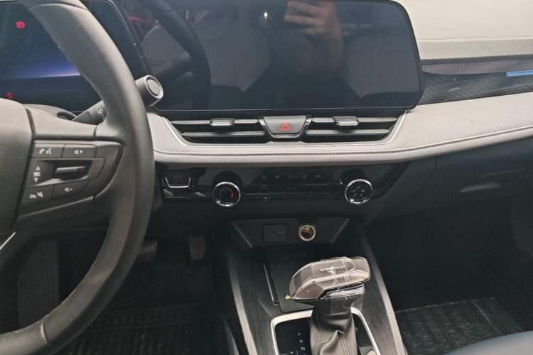 Used Chevrolet Monza 2023 1.5L Dual-Clutch Enjoyment Edition Audio And AC Panel