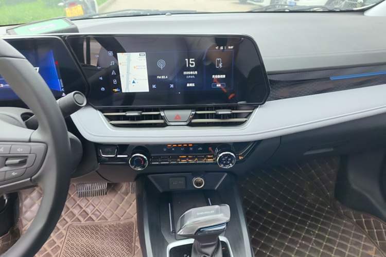 Used Chevrolet Monza 2023 1.5L Dual-Clutch Enjoyment Edition Audio And AC Panel