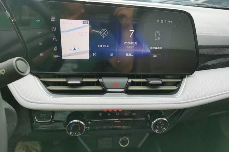 Used Chevrolet Monza 2023 1.5L Dual-Clutch Enjoyment Edition Audio And AC Panel