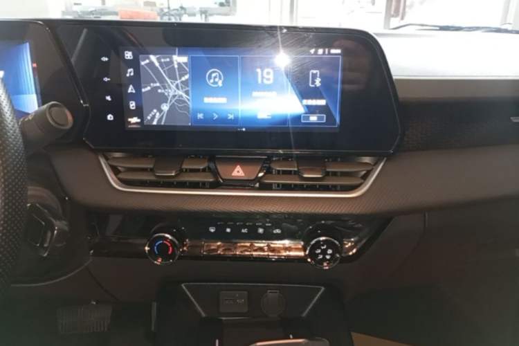 Used Chevrolet Monza 2023 1.5L Dual-Clutch Enjoyment Edition Audio And AC Panel
