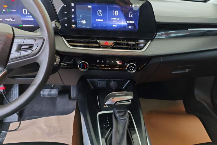 Used Chevrolet Monza 2023 1.5L Dual-Clutch Enjoyment Edition Audio And AC Panel