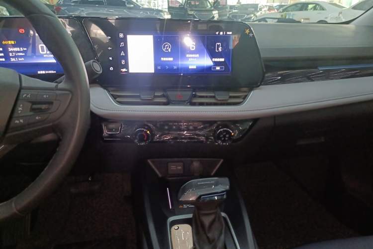 Used Chevrolet Monza 2023 1.5L Dual-Clutch Enjoyment Edition Audio And AC Panel