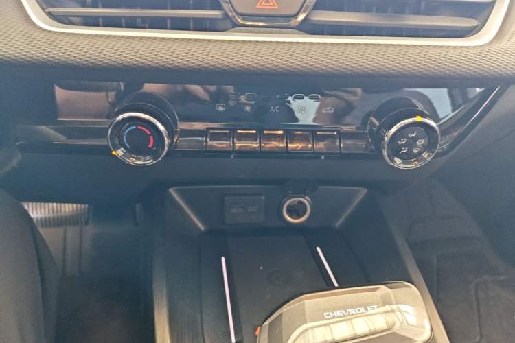 Used Chevrolet Monza 2023 1.5L Dual-Clutch Enjoyment Edition Audio And AC Panel