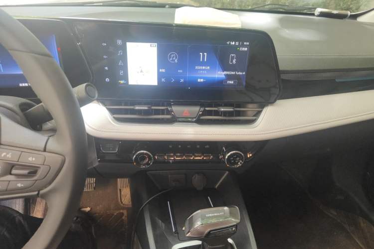 Used Chevrolet Monza 2023 1.5L Dual-Clutch Enjoyment Edition Audio And AC Panel