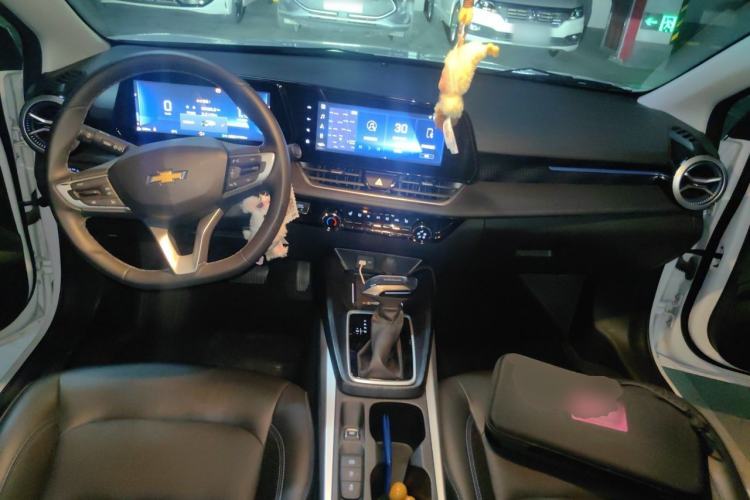 Used Chevrolet Monza 2023 1.3T Mild Hybrid Automatic Luxury Edition Center Console