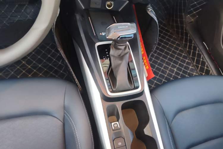 Used Chevrolet Monza 2023 1.5L Dual-Clutch WOW Enjoyment Edition Gear Lever