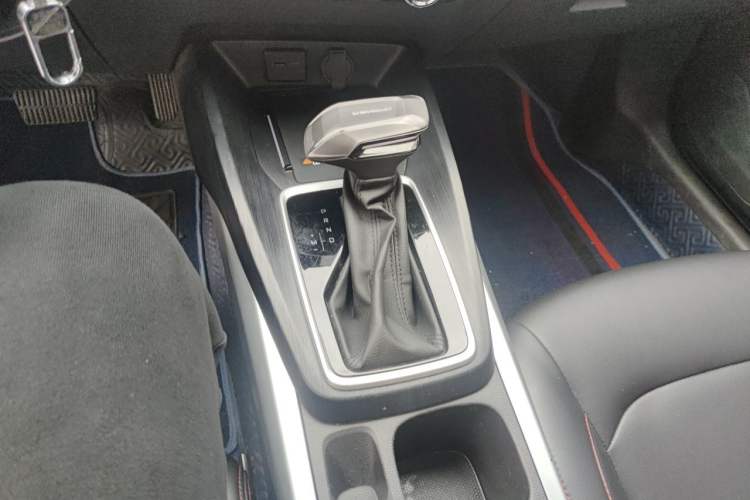 Used Chevrolet Monza 2023 1.5L Dual-Clutch Enjoyment Edition Gear Lever