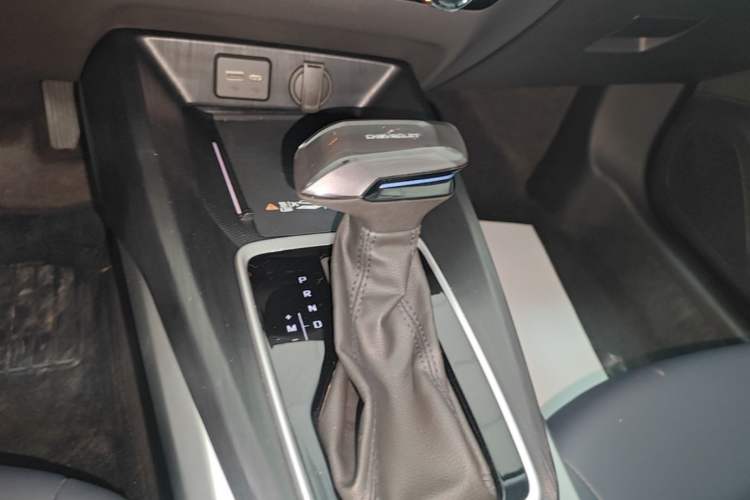 Used Chevrolet Monza 2023 1.5L Dual-Clutch WOW Enjoyment Edition Gear Lever