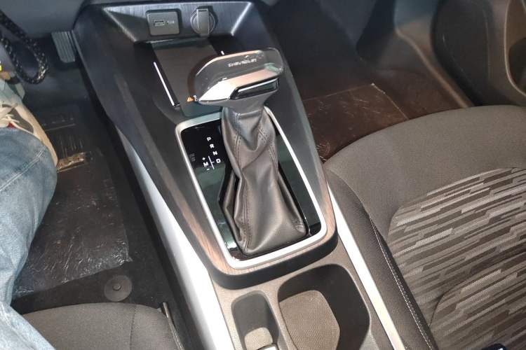 Used Chevrolet Monza 2023 1.5L Dual-Clutch Enjoyment Edition Gear Lever