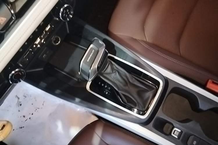 Used Chevrolet Monza 2023 1.5L Dual-Clutch WOW Enjoyment Edition Gear Lever