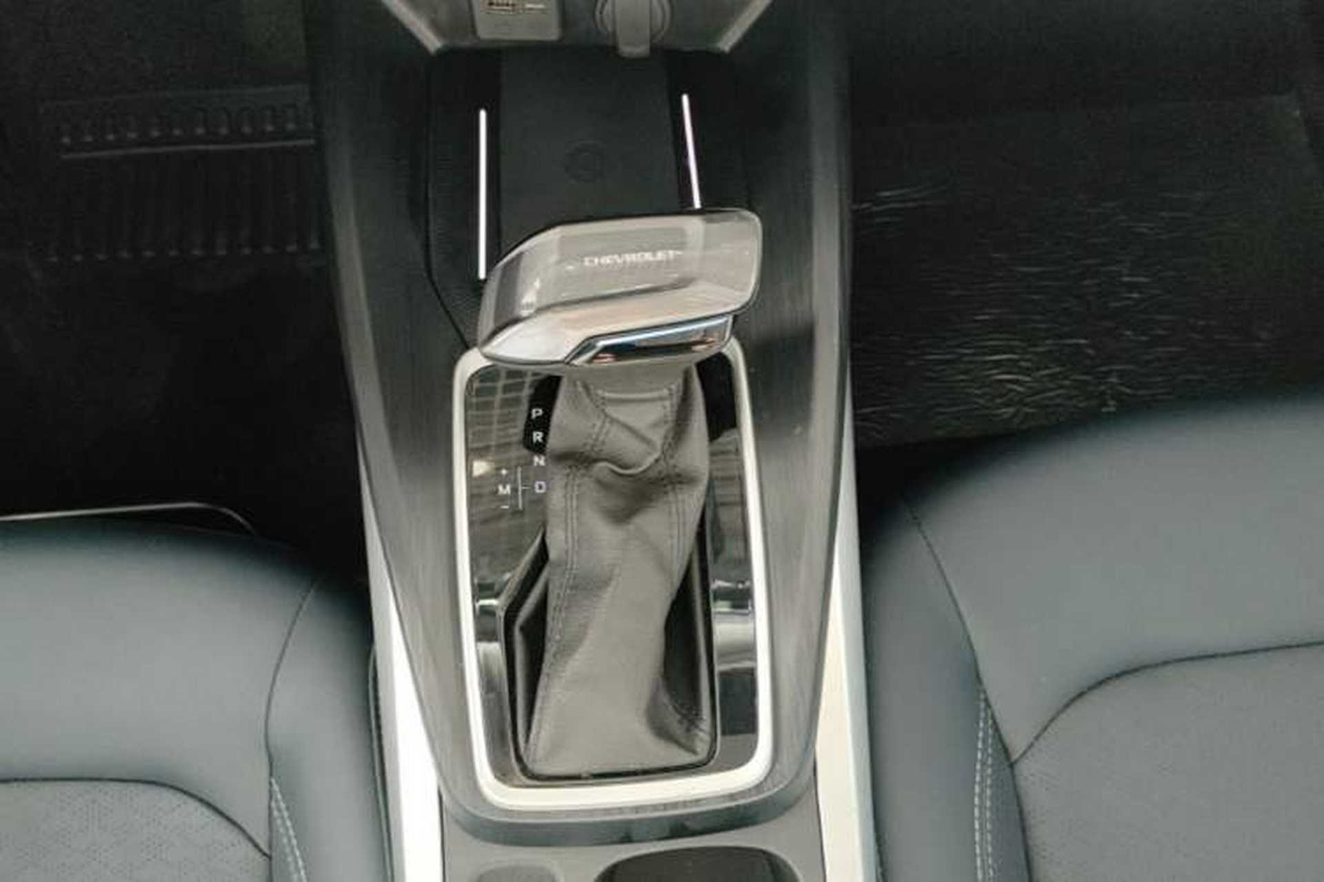 Used Chevrolet Monza 2023 1.5L Dual-Clutch WOW Enjoyment Edition Gear Lever