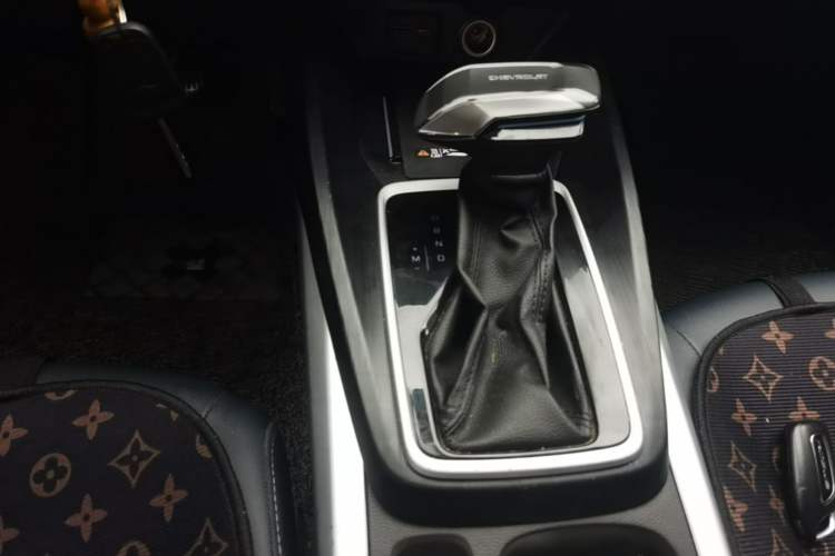 Used Chevrolet Monza 2023 1.5L Dual-Clutch WOW Enjoyment Edition Gear Lever
