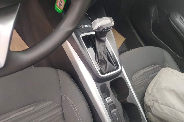 Used Chevrolet Monza 2023 1.5L Dual-Clutch Enjoyment Edition Gear Lever