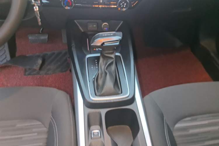 Used Chevrolet Monza 2023 1.5L Dual-Clutch Enjoyment Edition Gear Lever