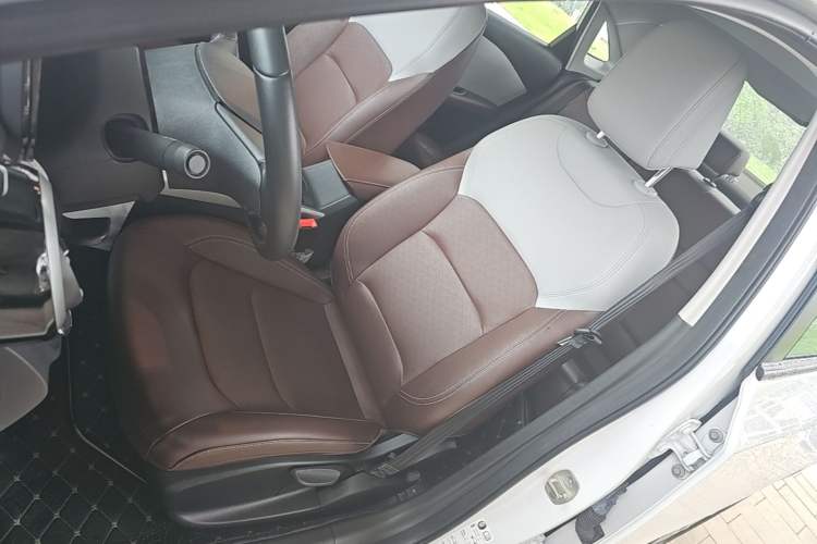 Used Chevrolet Monza 2023 1.5L Dual-Clutch Enjoyment Edition Left Front Seat