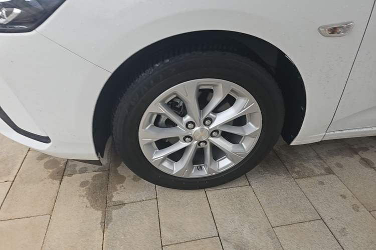 Used Chevrolet Monza 2023 1.5L Dual-Clutch Enjoyment Edition Left Front Wheel Hub
