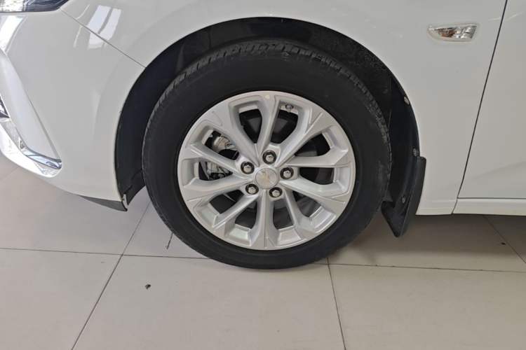 Used Chevrolet Monza 2023 1.5L Dual-Clutch WOW Enjoyment Edition Left Front Wheel Hub