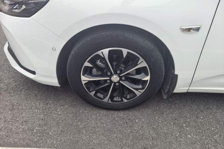 Used Chevrolet Monza 2023 1.3T Mild Hybrid Automatic Luxury Edition Left Front Wheel Hub
