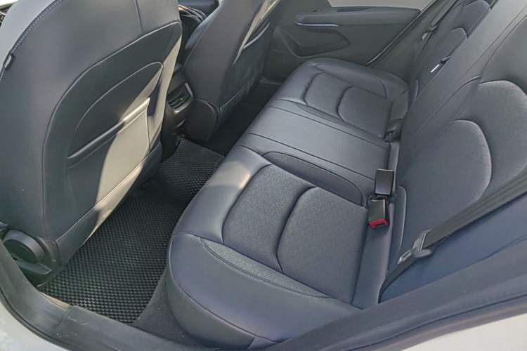 Used Chevrolet Monza 2023 1.5L Dual-Clutch Enjoyment Edition Left Rear Seat