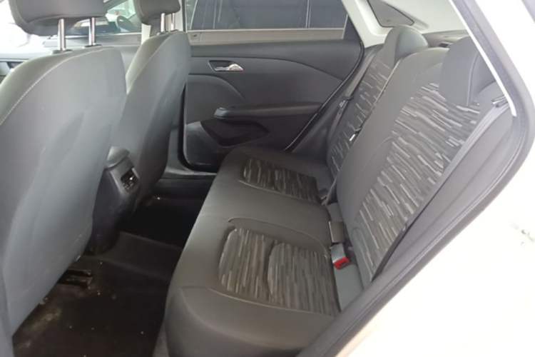 Used Chevrolet Monza 2023 1.5L Dual-Clutch Enjoyment Edition Left Rear Seat