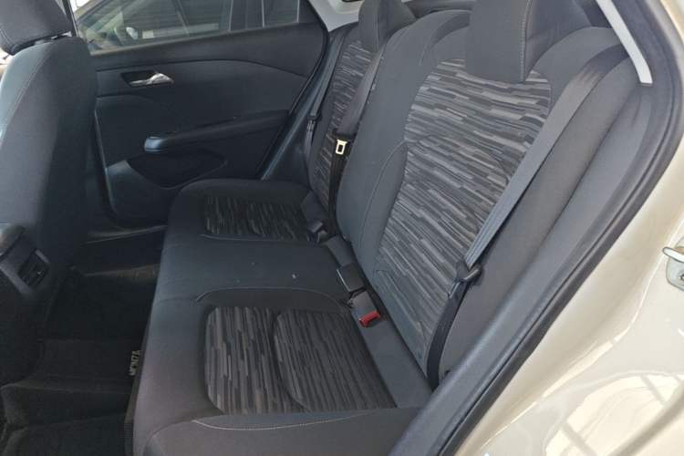 Used Chevrolet Monza 2023 1.5L Dual-Clutch Enjoyment Edition Left Rear Seat