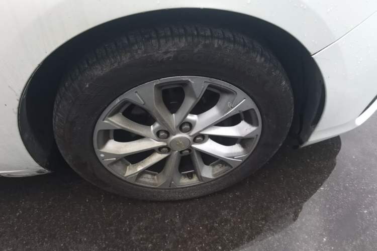 Used Chevrolet Monza 2023 1.5L Dual-Clutch WOW Enjoyment Edition Right Front Wheel Hub