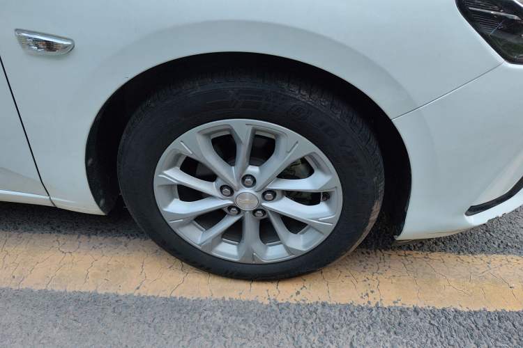 Used Chevrolet Monza 2023 1.5L Dual-Clutch WOW Enjoyment Edition Right Front Wheel Hub