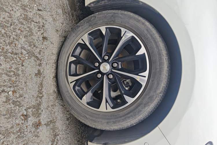 Used Chevrolet Monza 2023 1.3T Mild Hybrid Automatic Luxury Edition Right Front Wheel Hub