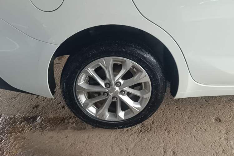 Used Chevrolet Monza 2023 1.5L Dual-Clutch Enjoyment Edition Right Rear Wheel Hub