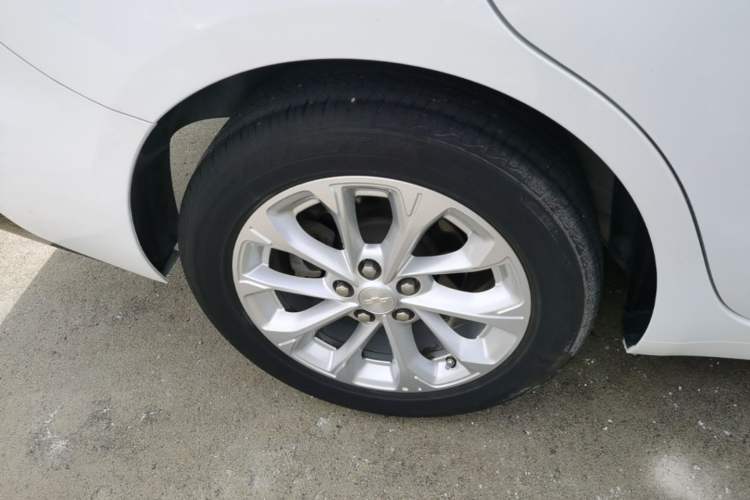 Used Chevrolet Monza 2023 1.5L Dual-Clutch Enjoyment Edition Right Rear Wheel Hub