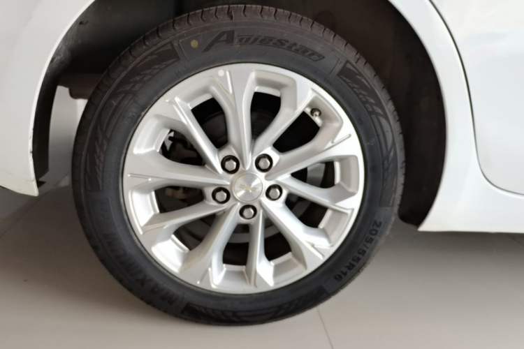 Used Chevrolet Monza 2023 1.5L Dual-Clutch Enjoyment Edition Right Rear Wheel Hub