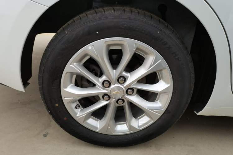 Used Chevrolet Monza 2023 1.5L Dual-Clutch WOW Enjoyment Edition Right Rear Wheel Hub