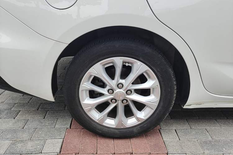 Used Chevrolet Monza 2023 1.5L Dual-Clutch Enjoyment Edition Right Rear Wheel Hub